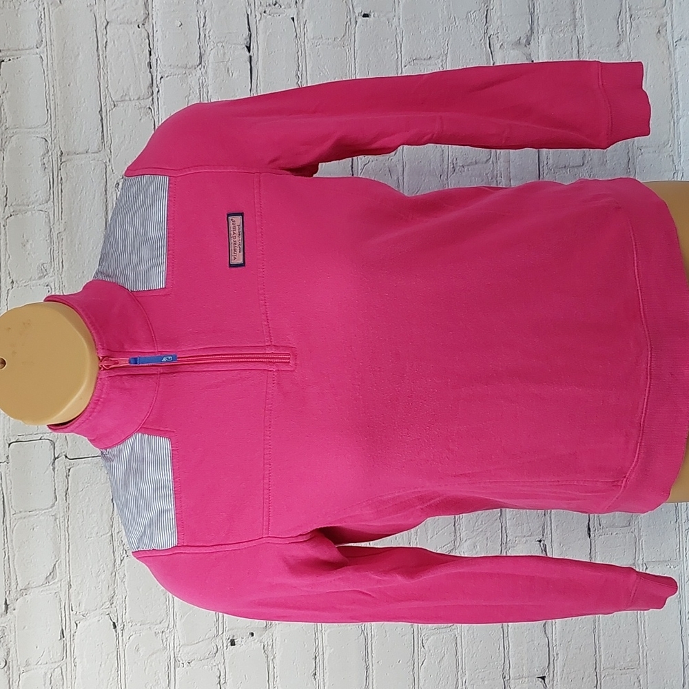 Woman's vineyard vines sweatshirt